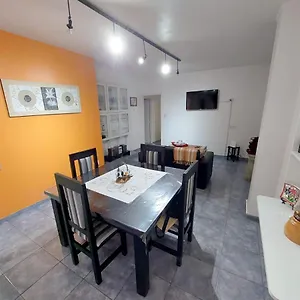 altos-de-mendoza-suite.hotelsmendoza.com/